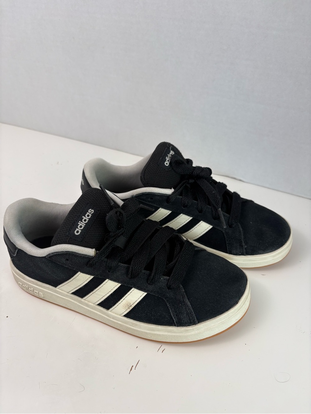 adidas Grand Court 00s Kids Black Suede Sneakers with White Stripes